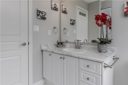 87 Humphrey Street, Waterdown, ON - Indoor Photo Showing Bathroom