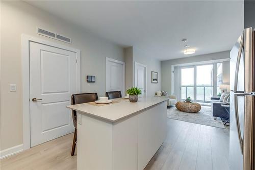 3200 William Coltson Avenue|Unit #728, Oakville, ON - Indoor Photo Showing Other Room