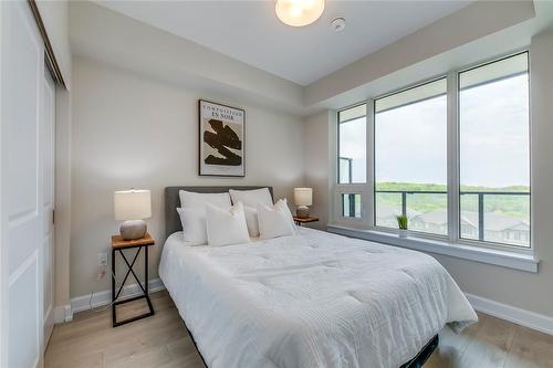 3200 William Coltson Avenue|Unit #728, Oakville, ON - Indoor Photo Showing Bedroom