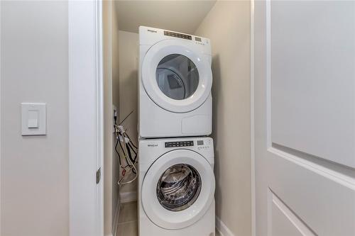 3200 William Coltson Avenue|Unit #728, Oakville, ON - Indoor Photo Showing Laundry Room