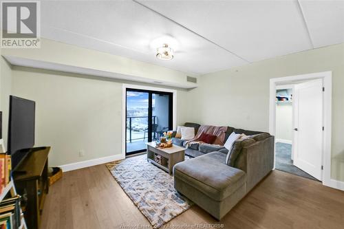 2550 Sandwich West Parkway Unit# 206, Lasalle, ON - Indoor Photo Showing Living Room