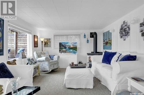 210 Osment Avenue, Katepwa Beach, SK - Indoor Photo Showing Living Room