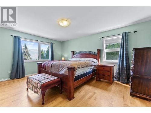 10812 Giants Head Road, Summerland, BC - Indoor Photo Showing Bedroom