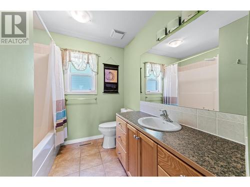 10812 Giants Head Road, Summerland, BC - Indoor Photo Showing Bathroom