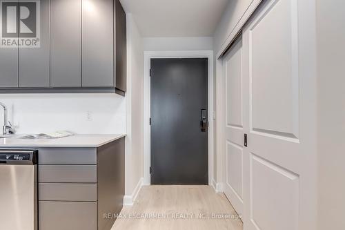 728 - 3200 William Coltson Avenue, Oakville, ON - Indoor Photo Showing Other Room