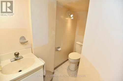 647 Limeridge Road E, Hamilton, ON - Indoor Photo Showing Bathroom