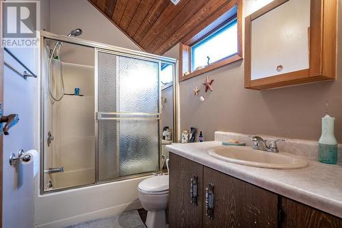 194 Trevor  Street, Nelson, BC - Indoor Photo Showing Bathroom