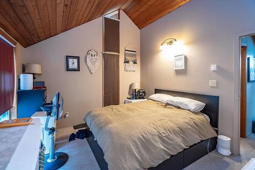 194 Trevor Street, Nelson, BC - Indoor Photo Showing Bedroom