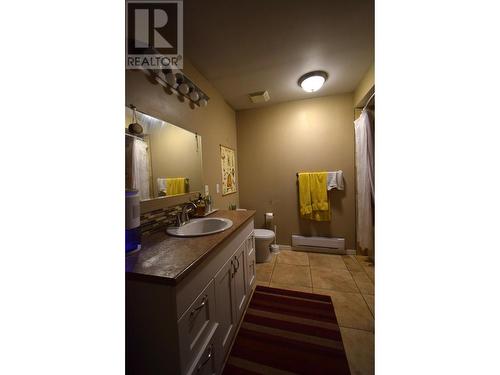 194 Trevor  Street, Nelson, BC - Indoor Photo Showing Bathroom