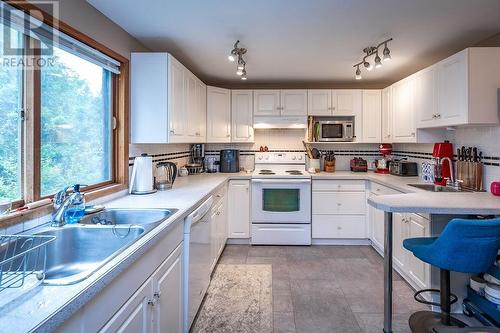 194 Trevor  Street, Nelson, BC - Indoor Photo Showing Kitchen With Double Sink