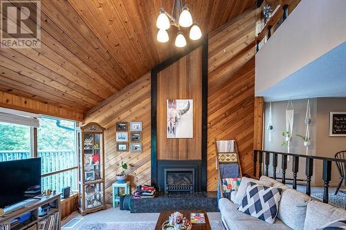 194 Trevor  Street, Nelson, BC - Indoor Photo Showing Other Room With Fireplace