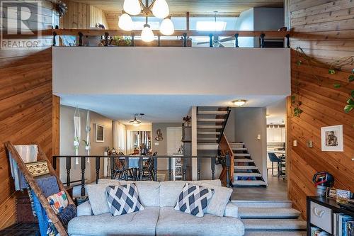 194 Trevor  Street, Nelson, BC - Indoor Photo Showing Living Room