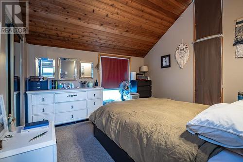 194 Trevor  Street, Nelson, BC - Indoor Photo Showing Bedroom