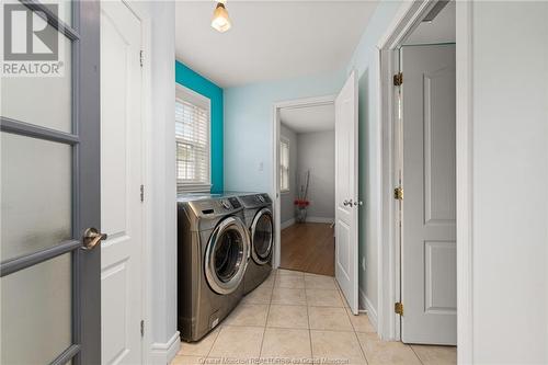 581 Chartersville Rd, Dieppe, NB - Indoor Photo Showing Laundry Room