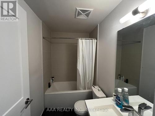 Th55 - 1040 Portage Parkway, Vaughan, ON - Indoor Photo Showing Bathroom