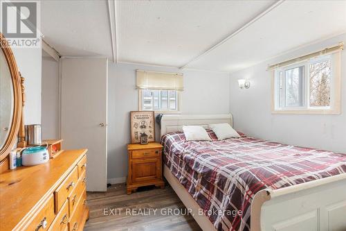 75 - 63 Whites Road, Quinte West, ON - Indoor Photo Showing Bedroom