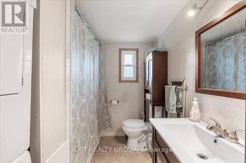 75 - 63 Whites Road, Quinte West, ON - Indoor Photo Showing Bathroom