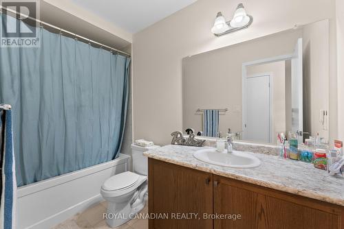 18 Loana Lane, Clarington, ON - Indoor Photo Showing Bathroom