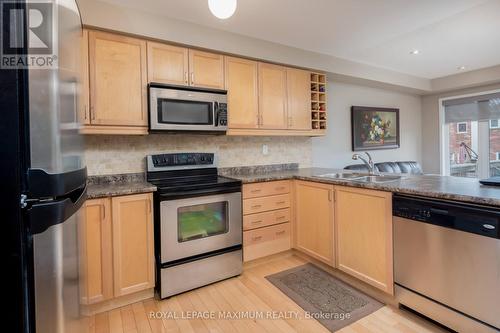 43 Brahm Court, Vaughan, ON - Indoor Photo Showing Kitchen With Double Sink