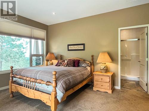 100 Maguire Place, Osoyoos, BC - Indoor Photo Showing Bedroom