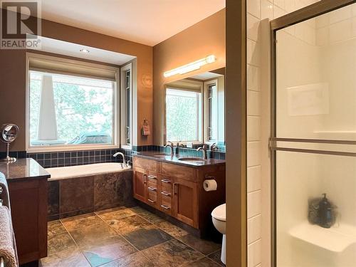 100 Maguire Place, Osoyoos, BC - Indoor Photo Showing Bathroom