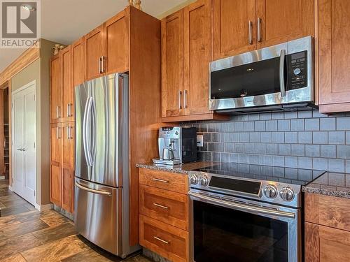 100 Maguire Place, Osoyoos, BC - Indoor Photo Showing Kitchen