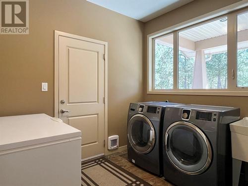 100 Maguire Place, Osoyoos, BC - Indoor Photo Showing Laundry Room