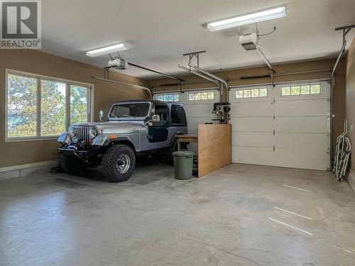 100 Maguire Place, Osoyoos, BC - Indoor Photo Showing Garage