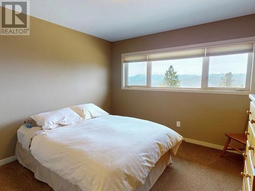 100 Maguire Place, Osoyoos, BC - Indoor Photo Showing Bedroom
