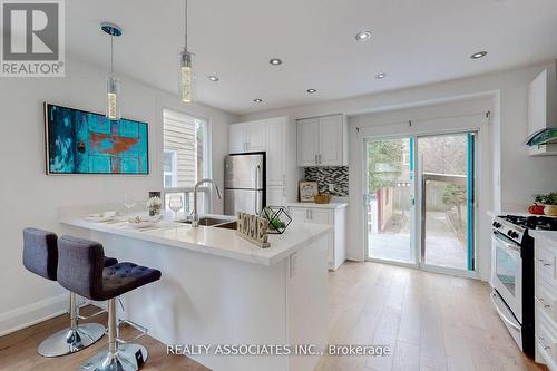 353 Lumsden Avenue, Toronto, ON - Indoor Photo Showing Kitchen With Upgraded Kitchen