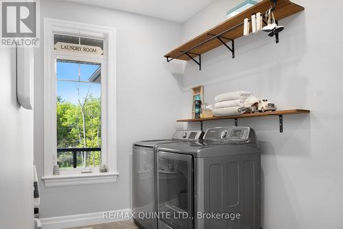 560 Clearview Road, Belleville, ON - Indoor Photo Showing Laundry Room