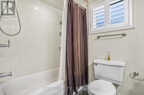 7064 Estoril Road, Mississauga, ON - Indoor Photo Showing Bathroom