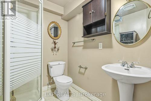 7064 Estoril Road, Mississauga, ON - Indoor Photo Showing Bathroom