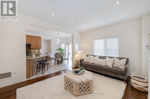 5358 Mallory Road, Mississauga, ON - Indoor Photo Showing Living Room