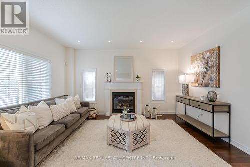 5358 Mallory Road, Mississauga, ON - Indoor Photo Showing Living Room With Fireplace