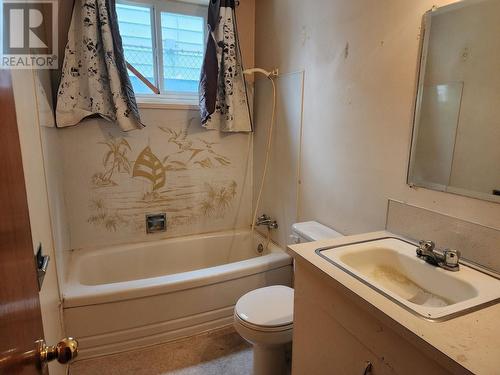 788 Ewert Street, Prince George, BC - Indoor Photo Showing Bathroom