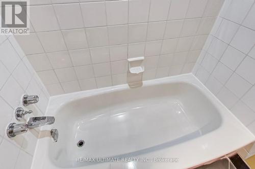 1405 - 25 Maitland Street, Toronto, ON - Indoor Photo Showing Bathroom