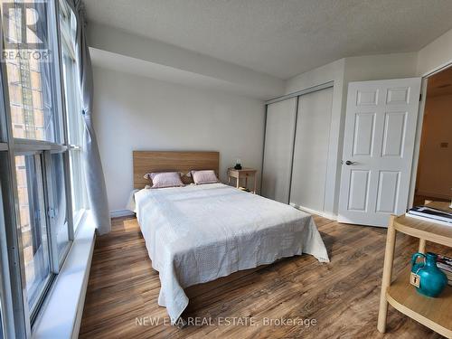 1109 - 24 Wellesley Street W, Toronto, ON - Indoor Photo Showing Bedroom