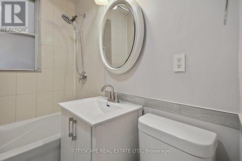 207 - 35 Raglan Avenue, Toronto, ON - Indoor Photo Showing Bathroom