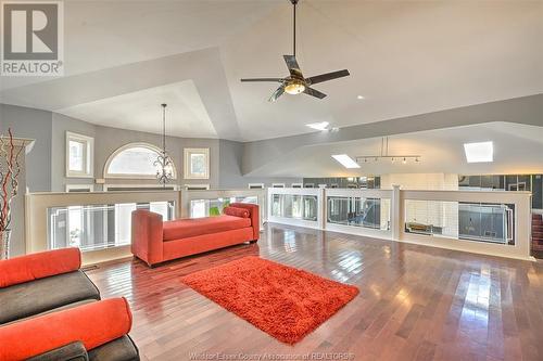 3566 Whiteside Drive, Windsor, ON - Indoor Photo Showing Living Room