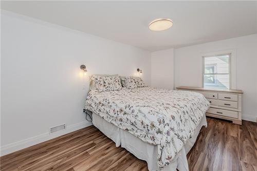 641 Rose Street, Cambridge, ON - Indoor Photo Showing Bedroom