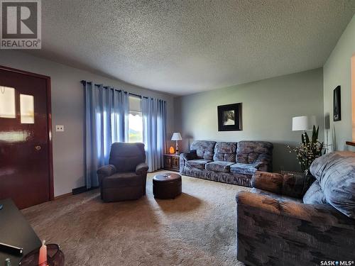 501 Manitoba Street, Melville, SK - Indoor Photo Showing Living Room