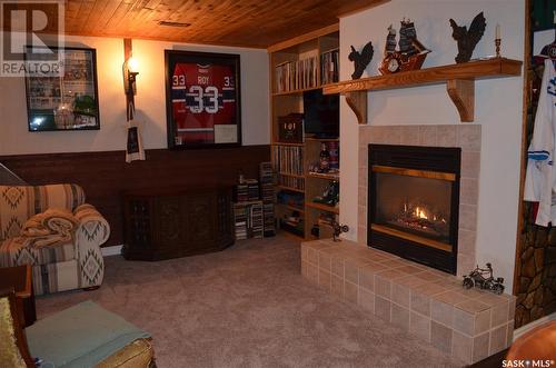 197 Acadia Court, Saskatoon, SK - Indoor With Fireplace