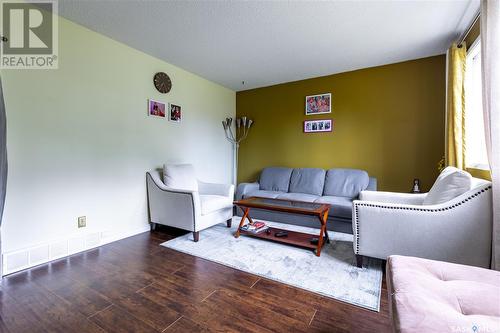 197 Acadia Court, Saskatoon, SK - Indoor Photo Showing Living Room