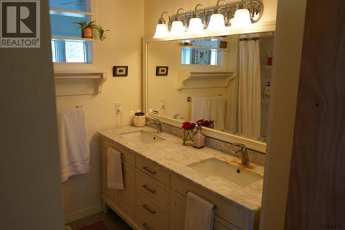 709 Foster St, Temiskaming Shores, ON - Indoor Photo Showing Bathroom