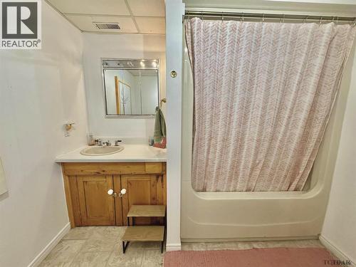 709 Foster St, Temiskaming Shores, ON - Indoor Photo Showing Bathroom