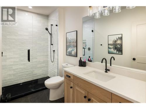 1717 Fawn Run Drive, Kelowna, BC - Indoor Photo Showing Bathroom