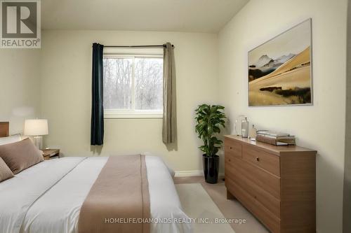 38 Damude Avenue, Thorold, ON - Indoor Photo Showing Bedroom