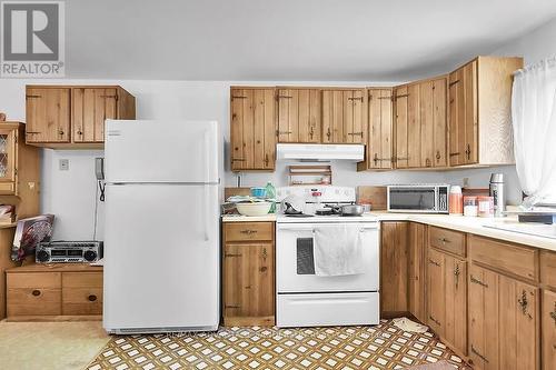 14482 Eight Mile Road, Middlesex Centre, ON - Indoor Photo Showing Kitchen