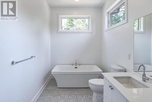 34 - 1036 Echo Hills Road, Huntsville, ON - Indoor Photo Showing Bathroom